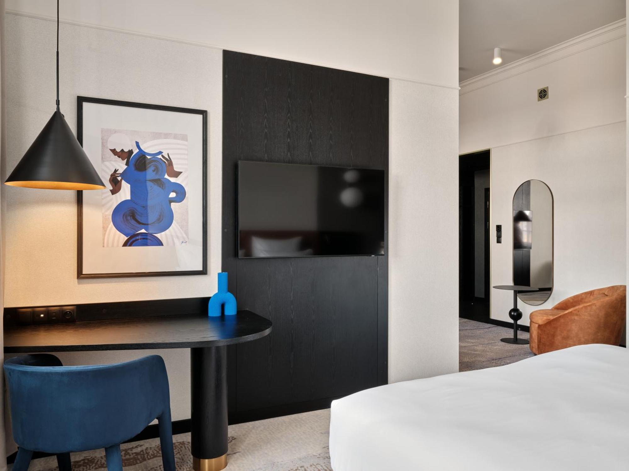 Moevenpick Grand Hotel 4*