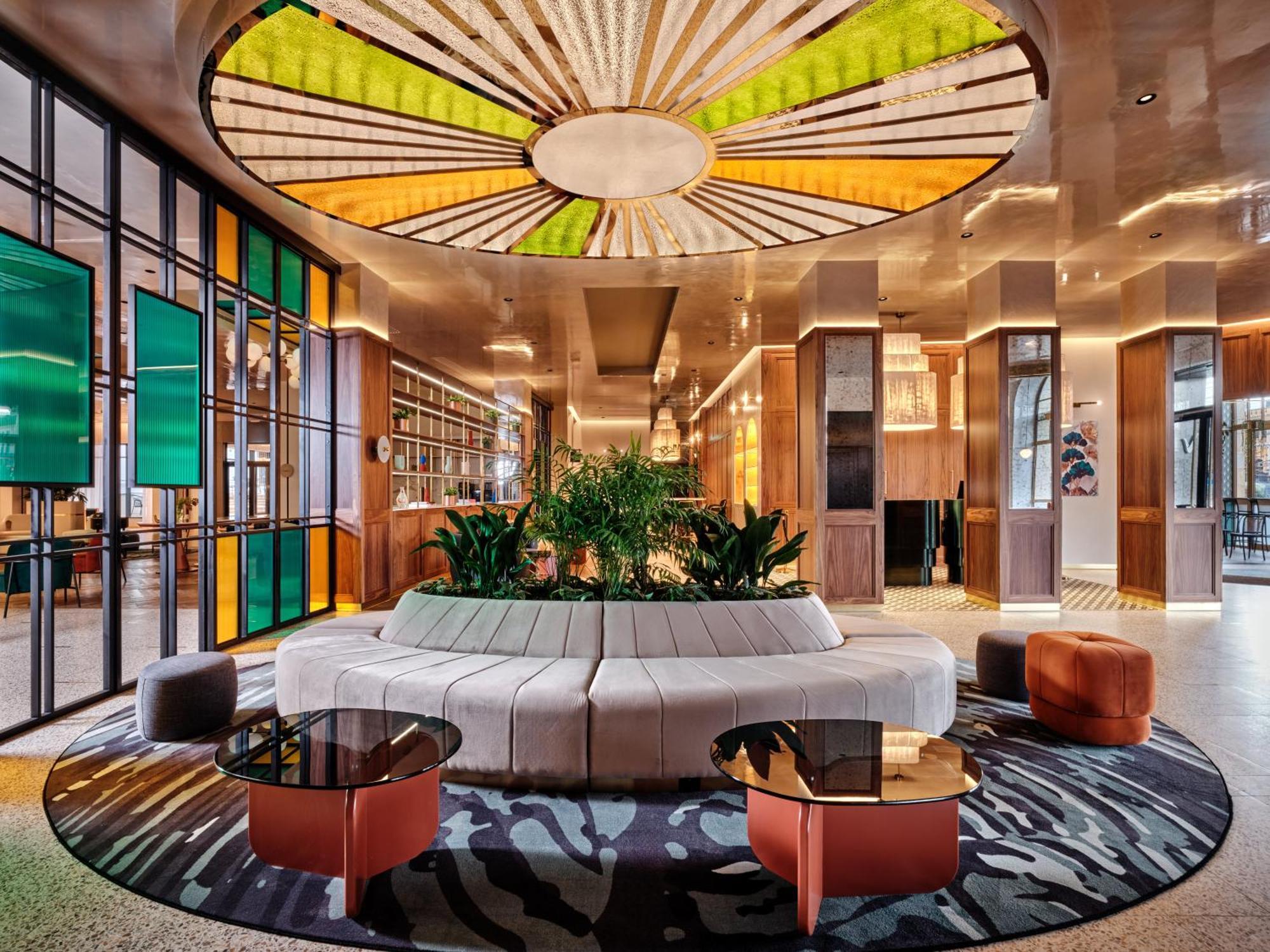 Hotel Moevenpick Grand 4*