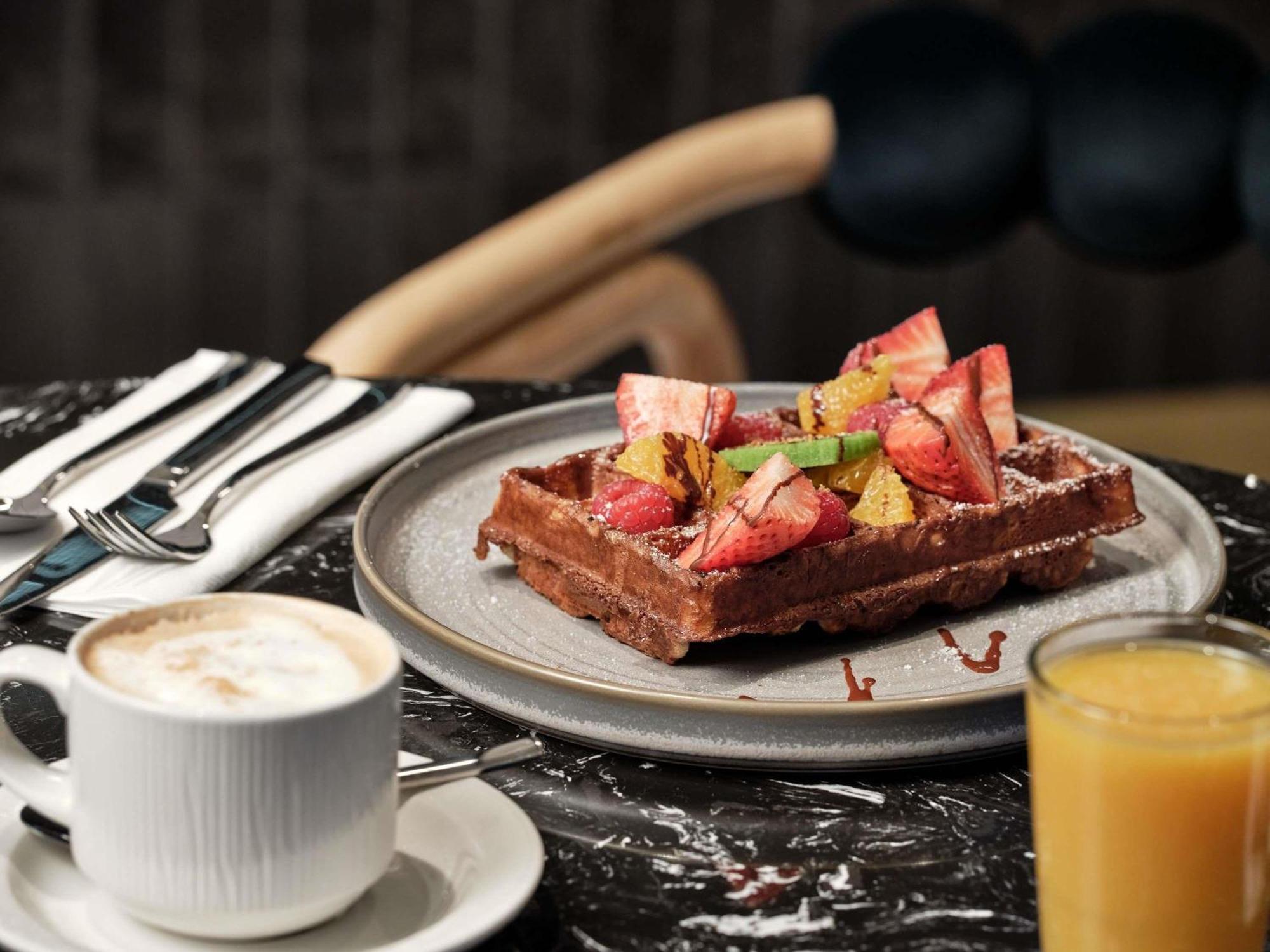 Hotel Moevenpick Grand 4*